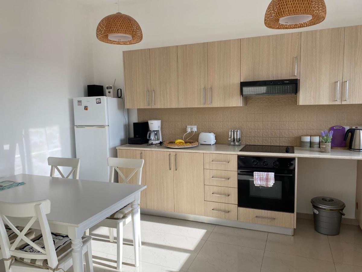 Two Bedroom Duplex :Mountain And Sea View ลาร์นาคา ภายนอก รูปภาพ